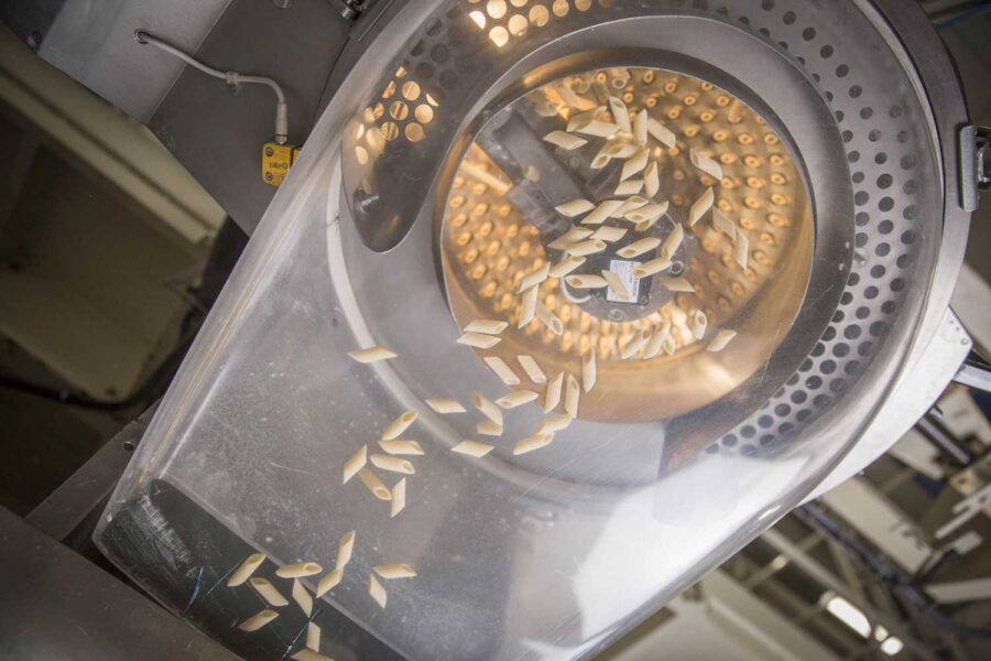 La trafilatura della pasta al Pastificio Felicetti